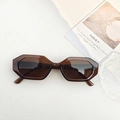 Gafas de sol hexagonales de color ámbar con lentes marrones oscuros para viaje - Té Oscuro