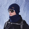 Set cappello e scaldacollo in maglia blu scuro con toppa a forma di montagna in pelle - Blu Notte