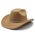Détail d'un chapeau western camel avec bandeau en strass argentés sur fond blanc - M (56-58cm) / Camel