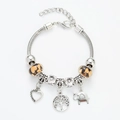 Dettaglio del bracciale a catena d'argento con ciondoli albero della vita e cuore - Stile Perline Di Vetro Marrone Nero (D121)