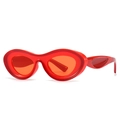 Moderne rote Sonnenbrille mit welligem Rahmen und orangen Gläsern für modischen Streetstyle - Roter Rahmen Orangefarbene Gläser (C3)