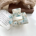 Square acetate hair claw with blue and khaki stone patterns on a translucent white base - 5cm / Blue and White Floral