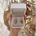 Boucles d'oreilles baroques en perles violettes rectangulaires et métal doré - Violet