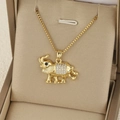 Collar de elefante dorado con colgante de circonita y cadena de acero inoxidable - Elefante Dorado (NE291-1)