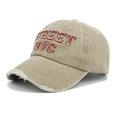 Cappellino da baseball kaki in cotone lavato con ricamo STREET NYC rosso e tesa logora - Cachi