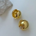 Minimalistische goldene Kugel-Ohrringe mit polierter Oberfläche und S925 Silber-Stempel - Gold