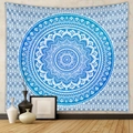 Tapiz bohemio de mandala azul y blanco colgado en la pared de una sala minimalista - 73X95CM (Cepillado Transfronterizo) / GT111202 Mandala Azul Oscuro