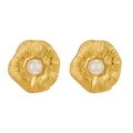 Vintage-Ohrstecker aus Gold in Blumenform mit Perle und strukturierter Optik - Gold