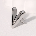 Anello minimalista a forma di cuore in acciaio inossidabile lucido argento su fondo bianco - Color Acciaio