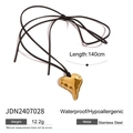 Detalle de colgante de corazón dorado impermeable con cordón negro y medidas - Colgante Corazón Dorado (JDN2407028)