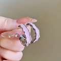 Moderne C-förmige versilberte Ohrringe mit rosa Steininlay und wellenförmigem Design - Silber-Ohrstecker - Rosa