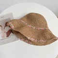 Cappello di paglia kaki con delicato ricamo di fiori rosa e foglie verdi - Cappello di Paglia Pieghevole Cachi Fiore Rosa