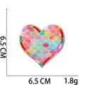 Macro view of rainbow sequin heart embroidery patch measuring 6.5 cm and weighing 1.8g - Rainbow Scale Heart (14号)