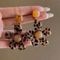 Close-up of retro leopard print flower earrings with amber bead detail and resin texture - 15# Silver Earring Post-Coffee-Flower