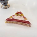 Detailopname van de driehoekige schildpad haarklem met rood en gele marmeren textuur - 11.5cm (Groot) / Rood Geel Wit Gestreept