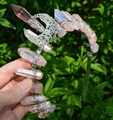 Couronne wicca argentée faite main avec des cristaux roses et un détail de pendentif lune - Style Bohème Lune Cristal Rose (11)