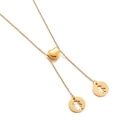 Collar de corazón de acero dorado con colgantes de siluetas de niño y niña - Color Dorado (KN198933-Z)