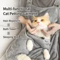 Tablier gris porte-chat avec grande poche en tissu polaire corail anti-poils - Avec Trous / Gris