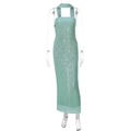 Detalle de vestido largo de lentejuelas verde menta con bufanda a juego en maniquí - S / Verde Menta