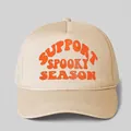 Beigefarbene Trucker Cap mit orangem Support Spooky Season Text und Mesh-Rückseite - Ganz Khaki