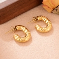 Chic vintage golden stainless steel U-shaped earrings with hammered texture finish - Hammered C-Type Style (WGXA003805801C)