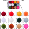 Set di 12 palline di Natale floccate multicolore con texture opaca vellutata e ganci argento - Multicolore