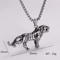 Collar para hombre con colgante de tigre en acero inoxidable plateado, 65x32mm - Color Plata (Sin Cadena)