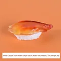 Modèle de sushi au saumon artificiel réaliste avec texture détaillée sur fond orange - Sushi de Chinchard Blanc