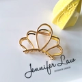 Elegant gold metal wave crown hair claw clip for women's hairstyle and ponytails - Shell Wave Hollow Claw Clip / Gold