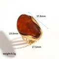 Bague vintage dorée avec grande pierre de résine ambre et détails ajourés élégants - Bague en Pierre de Marbre Ambre (TR60295-BR) / Or 18 carats