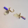 Boucles d'oreilles Main de Fatma dorées avec pierre bleue et fermoir créole chic - Style A N170 (Pierre Bleue Main de Fatma)