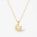 Elegante collana con cavallo a dondolo dorato con zirconi bianchi su una catenina sottile - Oro (KD1513)