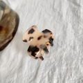 Classic tortoiseshell patterned acetate hair claw clip with cream and amber marble finish - Light Leopard