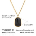 Details einer Edelstahlhalskette mit schwarzem ovalem Anhänger und Maßangaben - Schwarz (YYN025207-BK)
