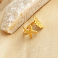 Anello aperto dorato in stile marino con dettagli di stella marina e conchiglia su seta - Anello Aperto Stella Marina e Conchiglia - Oro