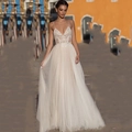 Elegante abito da sposa a trapezio con corpino in pizzo e scollo a V profondo - Taglia US 2 (S) / Avorio