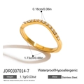 Details des Wellendesigns aus Edelstahl mit Zirkonia-Inlays und Abmessungen - US 7 / Wellenförmiger Zirkonia Ring