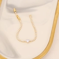 18K vergoldetes Zirkonia-Armband mit Herzanhänger und Pavé-Steinen auf Marmortablett - Gold Herzschliff Zirkon Stil (2#)