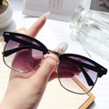 Klassische Halbrahmen-Sonnenbrille mit schwarzer Oberseite und lila Verlaufsgläsern - Glänzend Schwarz Goldrahmen Grau Farbverlauf Gläser