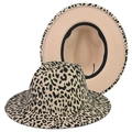 Cappello fedora a tesa larga caratterizzato da una stampa leopardata beige e nera - M (56-58cm) / Beige