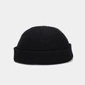 Detalle del gorro docker negro de pana con textura acanalada y borde con vuelta - Ajustable / Negro
