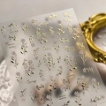 Pegatinas 3D para uñas con hojas doradas en relieve y flores rosas con texto elegante - Estilo Hoja Flor Oro (M-1013)