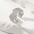 Silberner unregelmäßiger Ring mit Zirkonia-Einlagen im Treppendesign und offener Form - Silber
