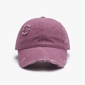 Casquette de baseball en coton lavé rose foncé avec détails déchirés et haut souple - Rose rouge