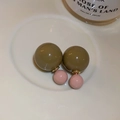 Double-sided earrings featuring olive green and pink beads with a glossy resin finish - Coffee/Pink