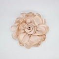 Accessorio per capelli in tessuto di raso champagne con petali di rosa multistrato - Base piatta / Beige Scuro