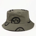 Dettaglio del cappello alla pescatora in cotone verde militare con motivi neri e cuciture - L(58-60cm) / Verde
