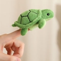 Süße grüne Plüsch-Schildkröte Fingerpuppe mit weicher Schale und feiner Stickerei - Meeresschildkröte