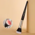 GECOMO stippling blush brush with black matte handle and dual-tone fiber bristles - G1032 Flat Stippling Blush Brush