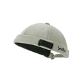Gorro Miki de pana verde salvia con bordado Keena y correa lateral ajustable - Cian